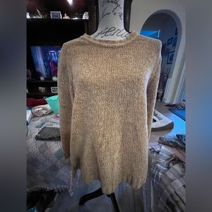 White stag medium sweater great shape hardly worn! Can fit a large!